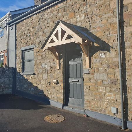 Perfect Location 3 Bed Serviced Apartment With Bike Storage For Bpw. Close To Brecon Beacons Мертир-Тидвилл Экстерьер фото