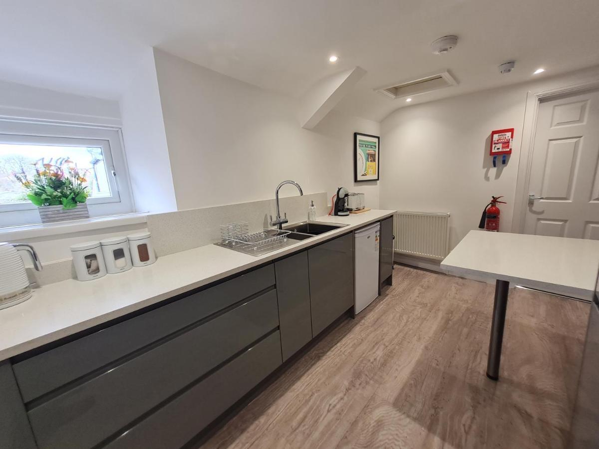 Perfect Location 3 Bed Serviced Apartment With Bike Storage For Bpw. Close To Brecon Beacons Мертир-Тидвилл Экстерьер фото