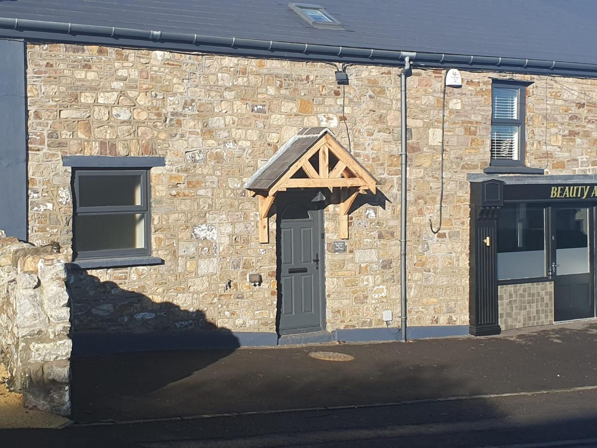Perfect Location 3 Bed Serviced Apartment With Bike Storage For Bpw. Close To Brecon Beacons Мертир-Тидвилл Экстерьер фото